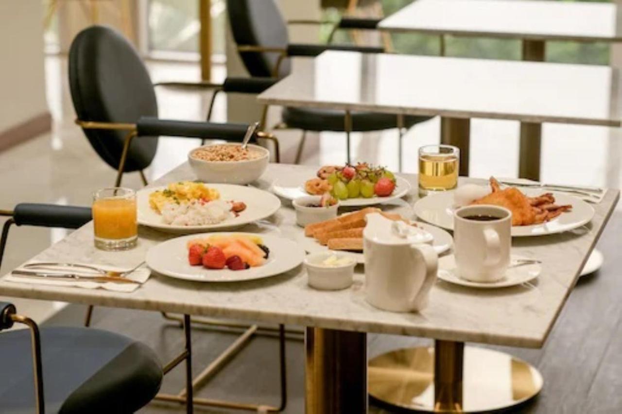 The Bayview Hotel Guam Тумон Екстериор снимка