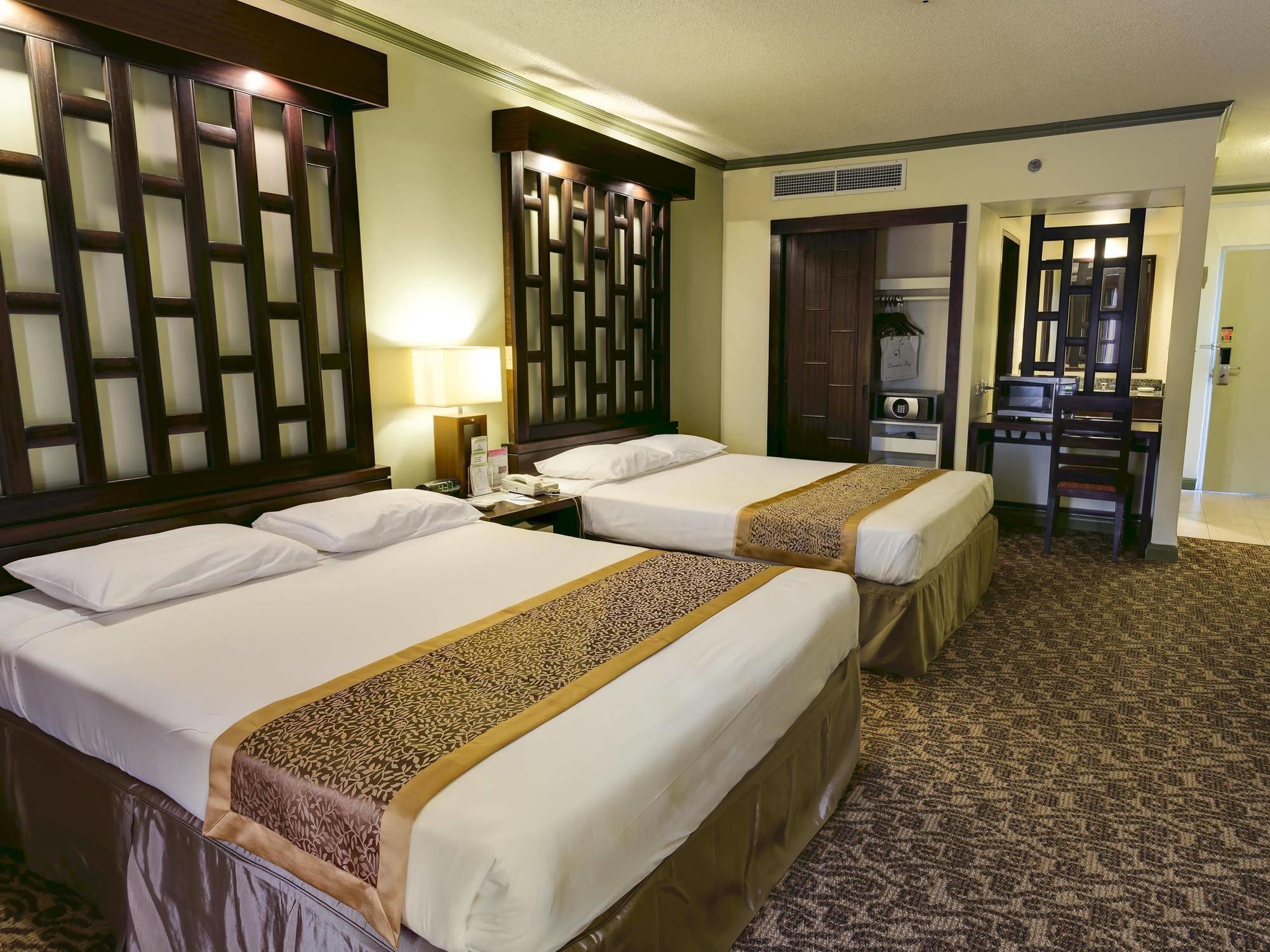 The Bayview Hotel Guam Тумон Екстериор снимка